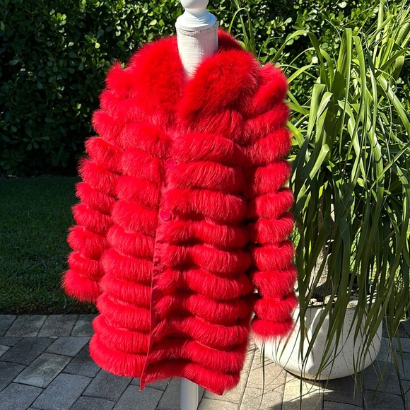 Linda Richards Luxury Jackets & Blazers - LINDA RICHARDS LUXURY RED SILK AND DYED FOX REVERSIBLE LIGHTWEIGHT COAT …